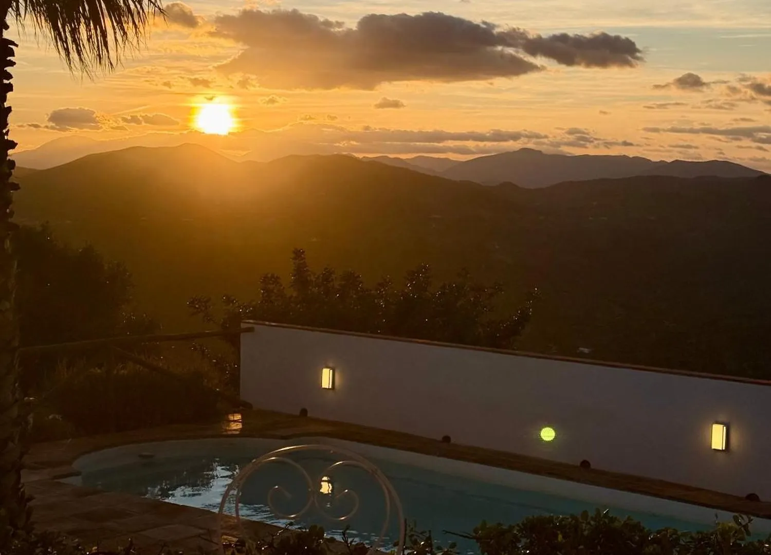 El Cielo, Cortijo En El Corazon De Las Montanas Málaga 0*,