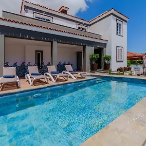 https://villa-tenerife-sur-luxury-de-marcos.tenerifehoteles.net